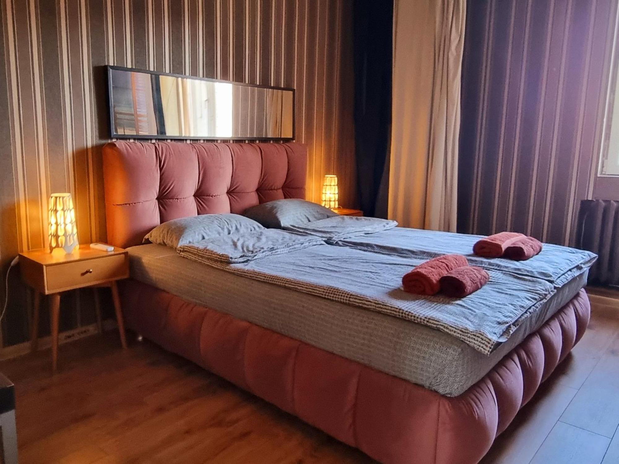 Central Apartment *